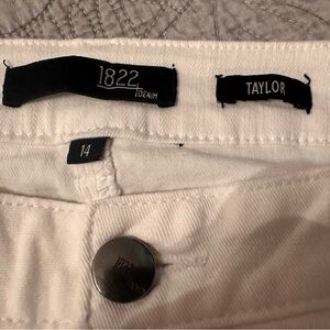 NWOT White Denim ankle cropped Capri